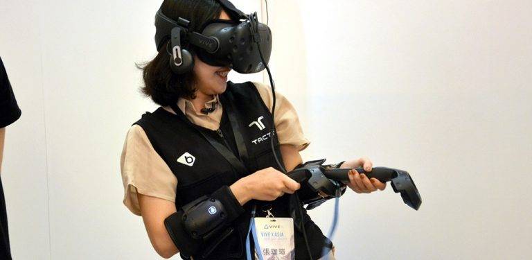 Haptisches Feedback VR-Set von bHaptics