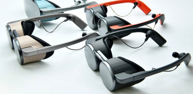 Panasonic mit eigenem VR Headset